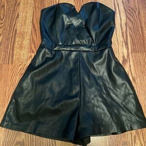 DO+BE Black Strapless Romper